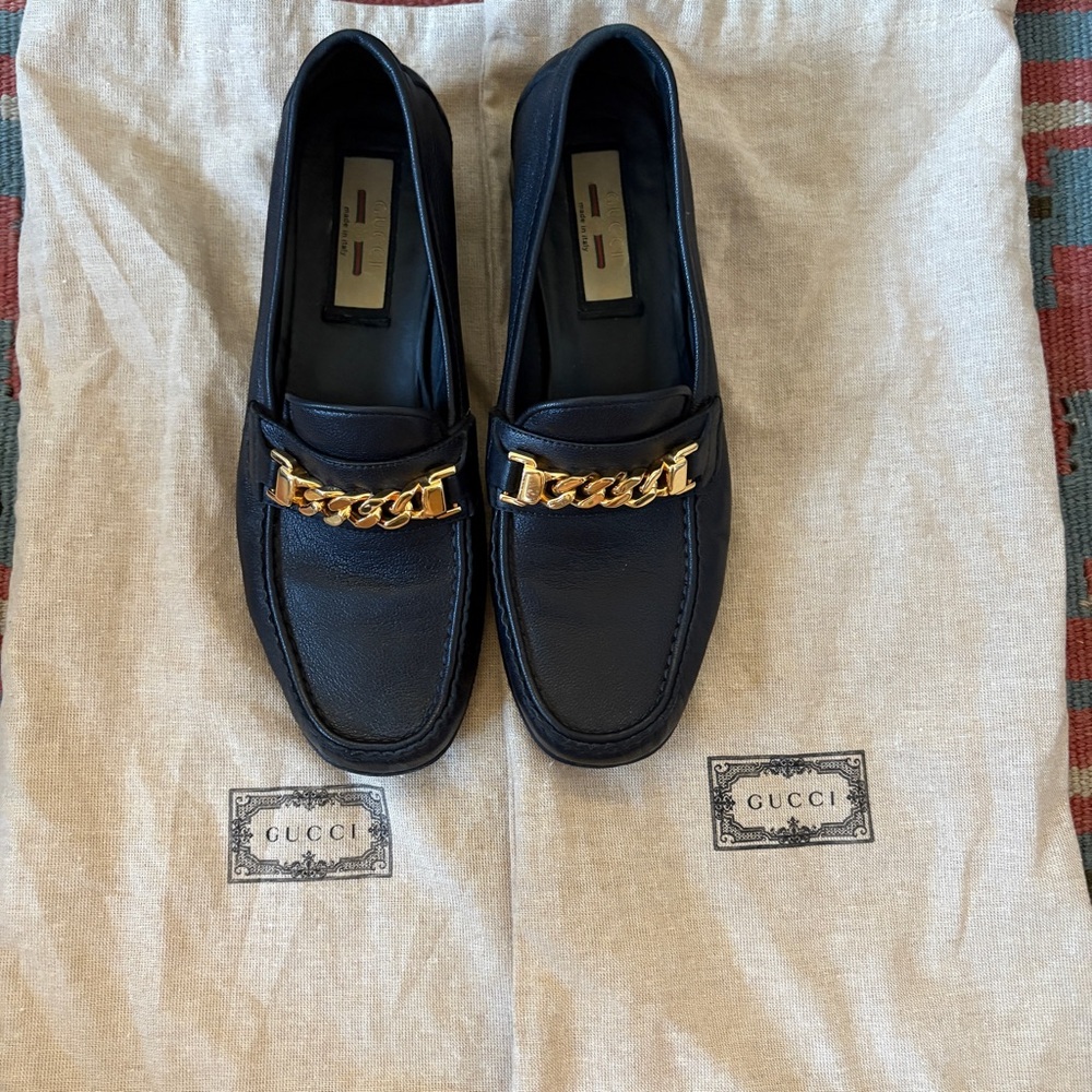 Gucci Leather Loafers Black with Gold Chain Accent EUC 6.5 36.5